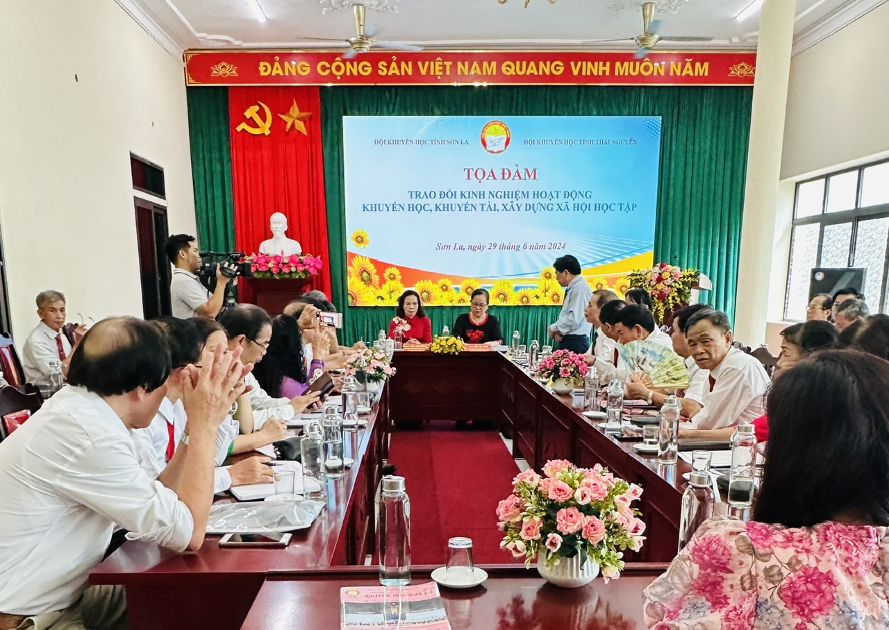 Trao đổi kinh nghiệm hoạt động khuyến học, khuyến tài, xây dựng xã hội học tập