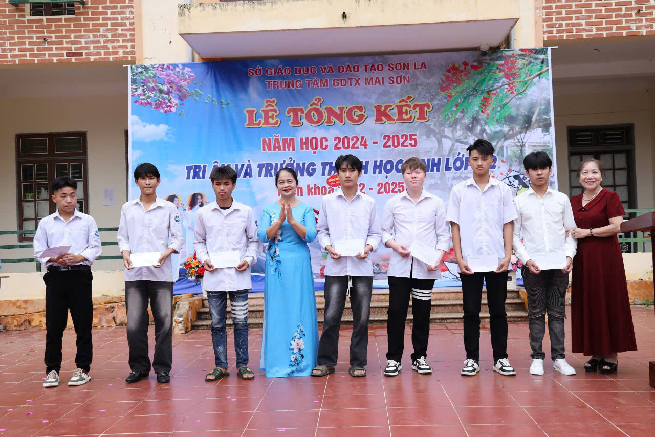 Các hoạt động khen thưởng của Hội Khuyến học huyện Mai Sơn