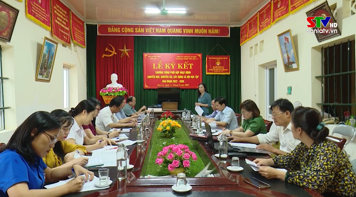 Ký kết chương trình phối hợp hoạt động khuyến học, khuyến tài, xây dựng xã hội học tập